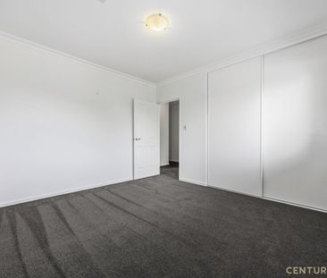 Spacious unfurnished townhouse in a great location - Photo 4