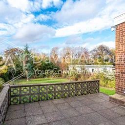 Langland Gardens, London, NW3 - Photo 2