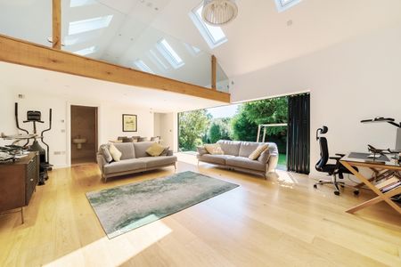 5 bedroom detached house to rent - Photo 4