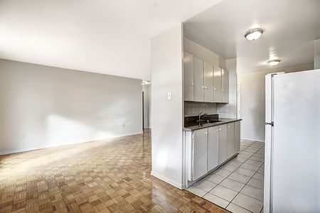 The Nottingham - Photo 2