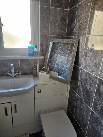 Room in a Shared House, Newland Street, E16 - Photo 5