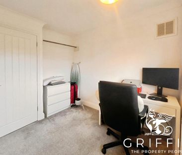 Chafford Way, Stifford Clays, Grays, RM16 - Photo 4