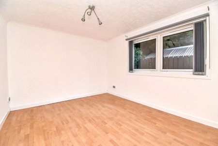 3 bedroom detached bungalow to rent - Photo 2