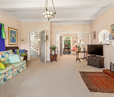 9 Fitzroy Street, Wadestown - Photo 3