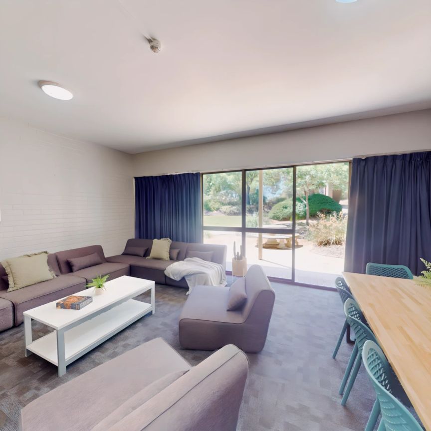 8 Bedroom Apartment south-Single Bed - Photo 1