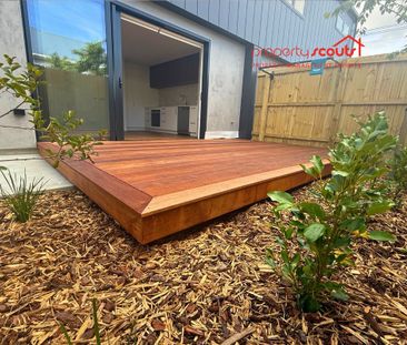 Modern 2-Bed, 2-Bath Townhouse in the Heart of Christchurch – Styli... - Photo 6