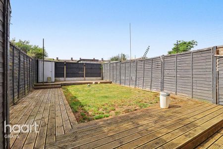 3 bedroom terraced house to rent - Photo 5