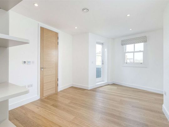 Superb apartment in the prestigious development St Peters Place - Photo 1