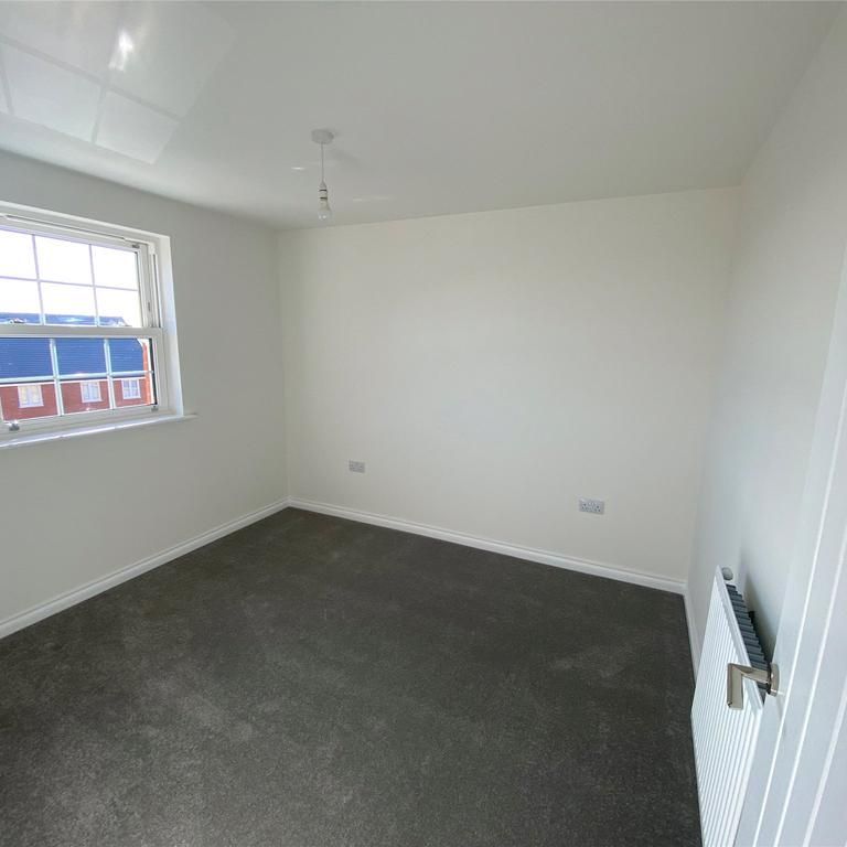 3 bedroom semi-detached house to rent - Photo 1