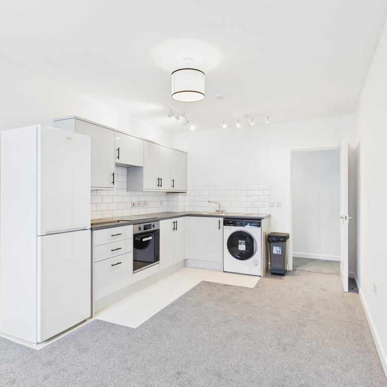 2 bedroom flat to rent - Photo 1