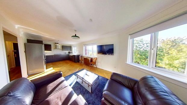 3 bedroom flat to rent - Photo 1