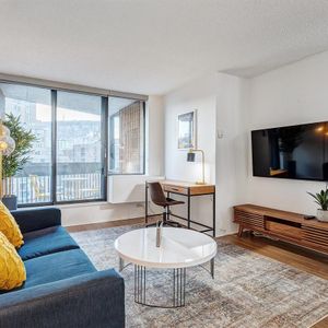 1 Bedroom - 350 Rue Prince-Arthur Ouest, Montréal - Photo 2