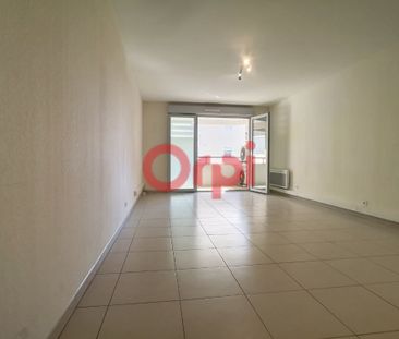 Location Appartement 3 pièces 58m² ST LAURENT DU VAR 06700 - Photo 2