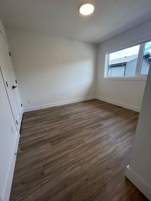 2 Bed Townhome With Garage - Photo 1