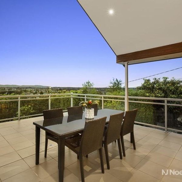 25 Outlook Drive, DONCASTER - Photo 1