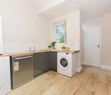 5 bedroom detached house to rent - Photo 6