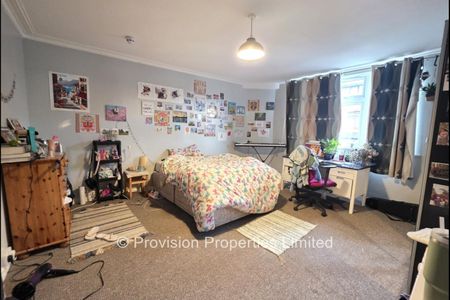 6 Bedroom Houses Hyde Park Leeds - Photo 5