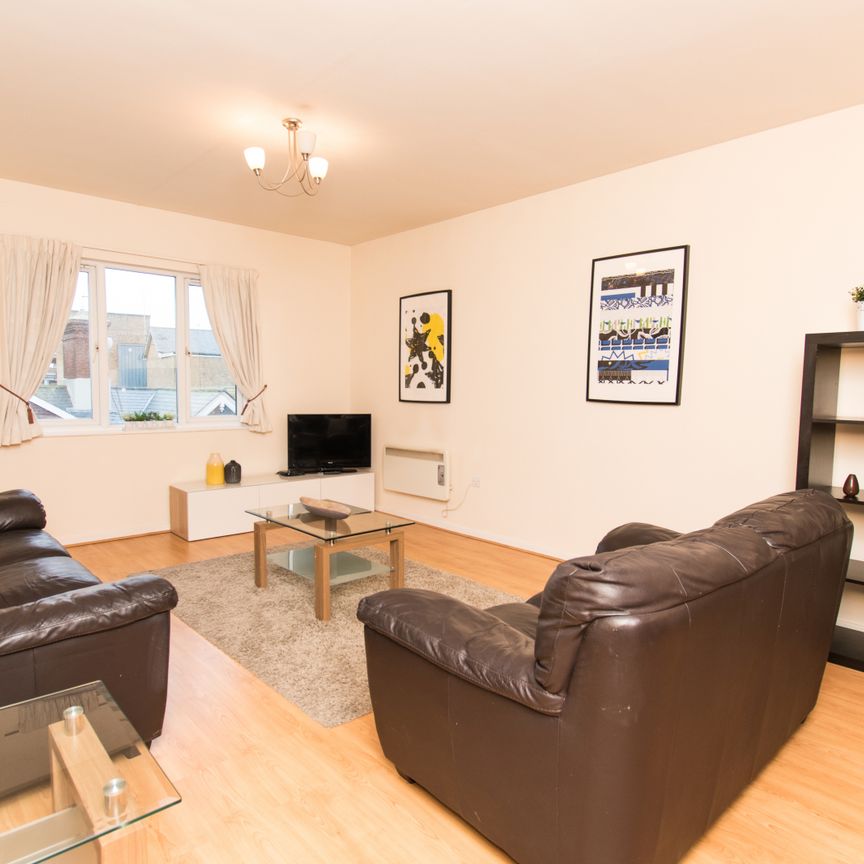 6-14 High Street, RH10 1BN - Photo 1