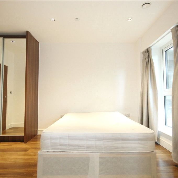 Longfield Avenue, Ealing, W5 2BJ - Photo 1