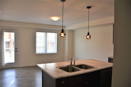 For Lease - 944 Balsam Court, Milton, Ontario - Photo 5