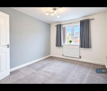 3 bedroom semi-detached house to rent - Photo 2