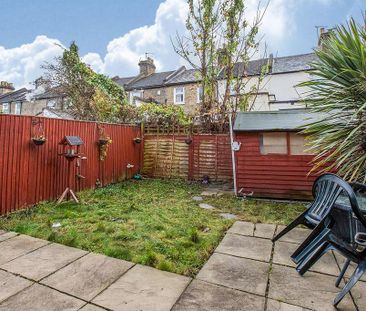 3 bedroom end of terrace house to rent - Photo 6