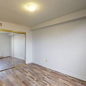 1 Bedroom All Inclusive Centretown Apartment - April 1st - Photo 2