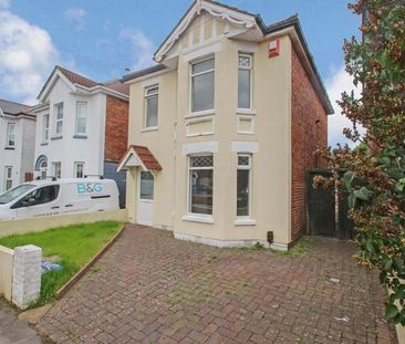 Charminster, Bournemouth - Photo 1