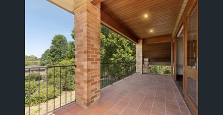 Spacious Family Home in a Quiet Turramurra Pocket - Photo 4