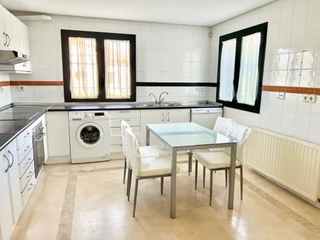 5 room luxury House for rent in Sotogrande, Spain - Photo 2