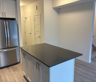 For Lease - 20 Lytham Green Circle Unit# 18, Newmarket, Ontario - Photo 5