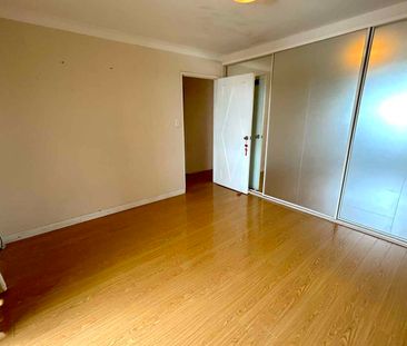 Convenient Location - Photo 4