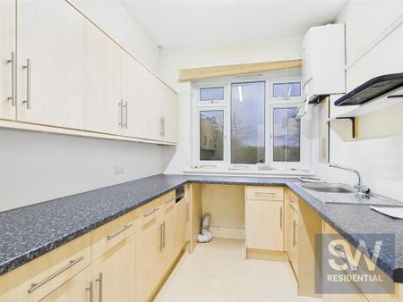 5 bedroom semi-detached house to rent - Photo 5