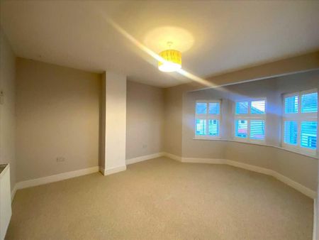 4 bedroom semi-detached house to rent - Photo 3