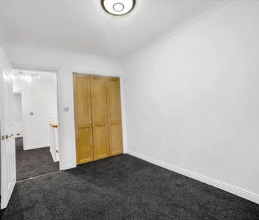 5 bedroom end of terrace house to rent - Photo 1