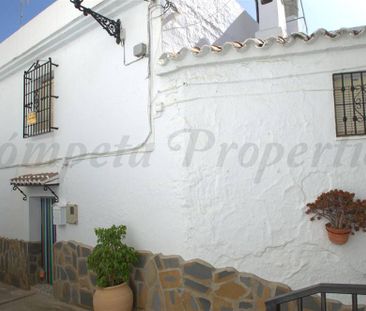 Townhouse in Sedella, Inland Andalucia at the foot of the mountains - Photo 2