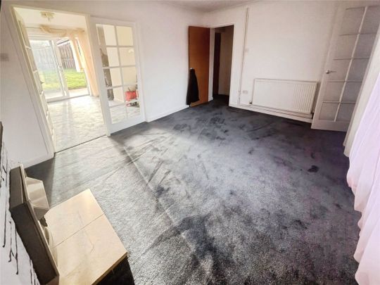 Glaisdale Gardens, Wolverhampton, West Midlands, WV6 - Photo 1