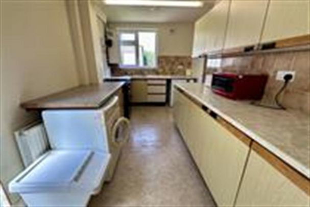 4 bedroom terraced house to rent - Photo 1