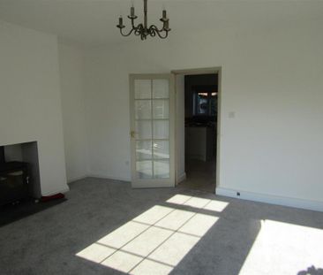 2 bedroom end of terrace house to rent - Photo 4