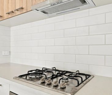 NEW BUILD HOME FOR RENT IN THORNHILL PARK - Photo 5