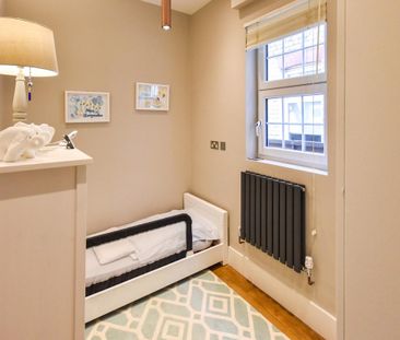 Ballards Lane, London, N12 - Photo 5