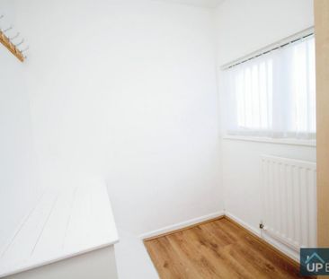 2 bedroom end of terrace house to rent - Photo 1