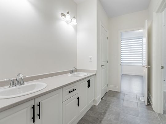 For Lease - 21 James Walker Avenue, Caledon, Ontario - Photo 1