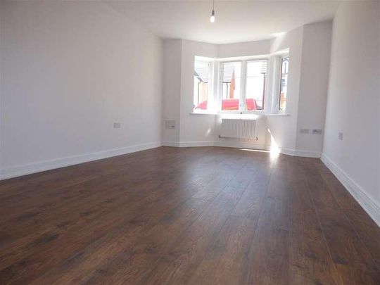 Starling Crescent, Kings Reach, Langley, SL3 - Photo 1