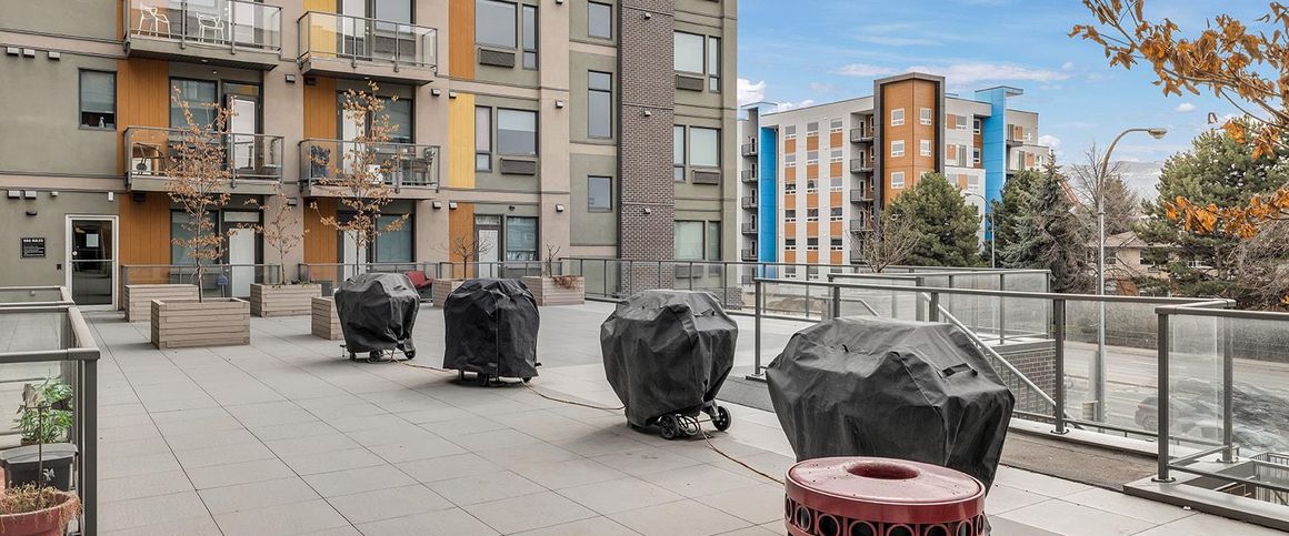 Furnished Studio Downtown! - Photo 1