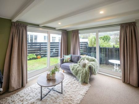 1b Hawtrey Terrace, Johnsonville - Photo 2