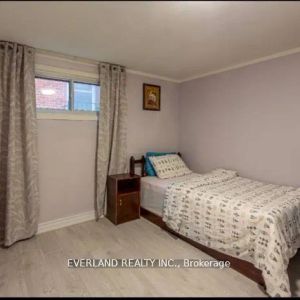 218 Fairglen Avenue #lower l , - Photo 2