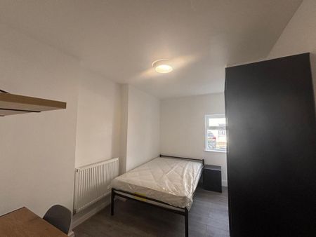 1 bedroom in a house share to rent - Photo 5