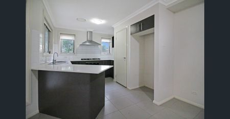 Charming 3 Bedroom Home! - Photo 4