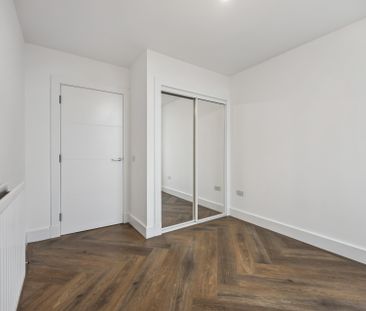 School Drive - Photo 4